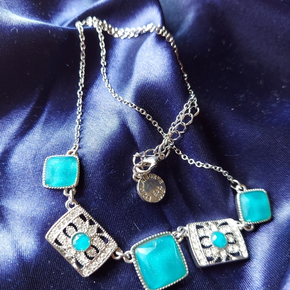 Liz Claiborne Silvertone Necklace w/Blue-ish Faux Stones and Faux Diamonds. - Picture 5 of 16